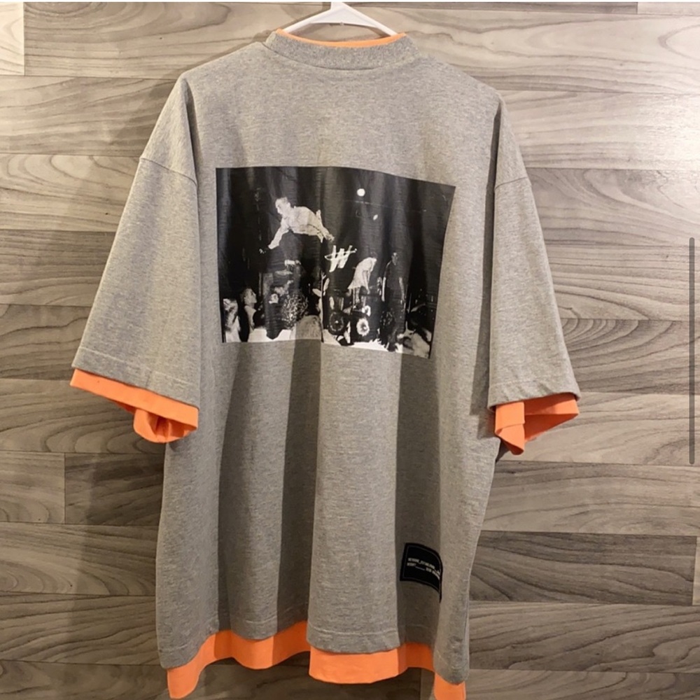 WE11DONE REVERSIBLE GIG T-SHIRT - MELANGE/NEON ORANGE